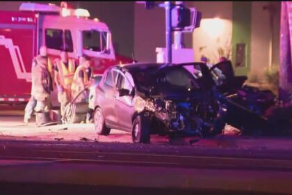Overnight crash leaves 1 dead in Phoenix