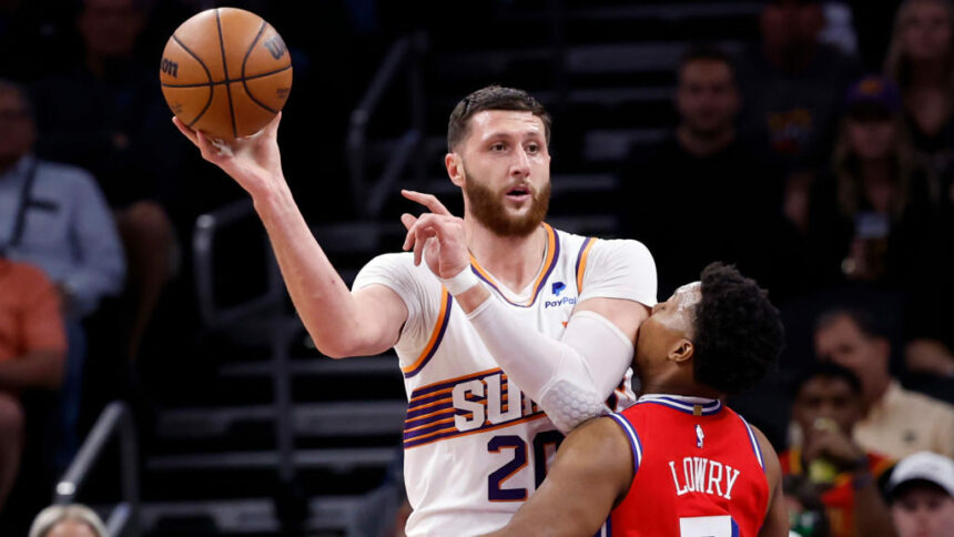 Suns grind through typical turnover problems to defeat 76ers